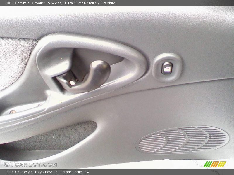 Ultra Silver Metallic / Graphite 2002 Chevrolet Cavalier LS Sedan