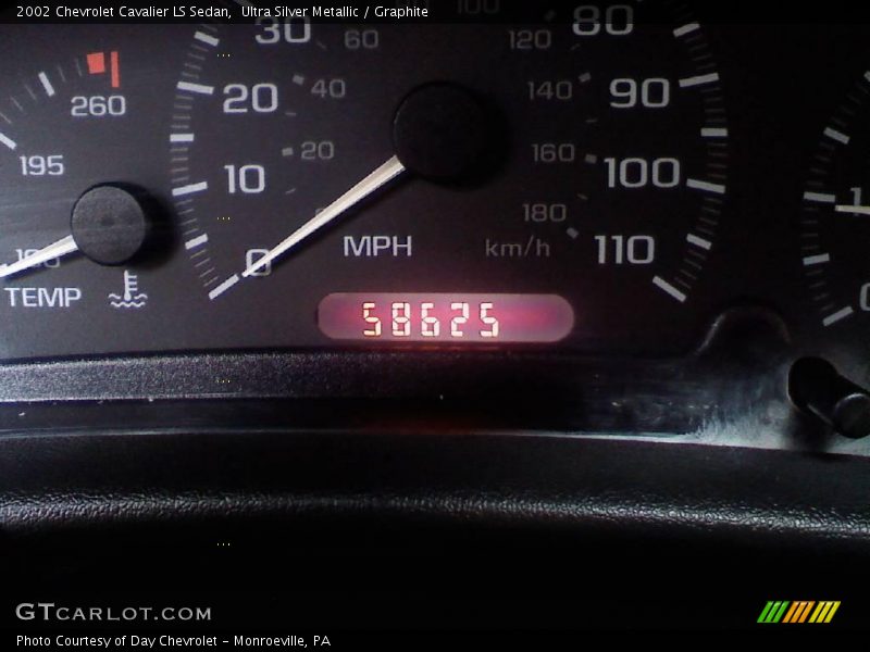 Ultra Silver Metallic / Graphite 2002 Chevrolet Cavalier LS Sedan