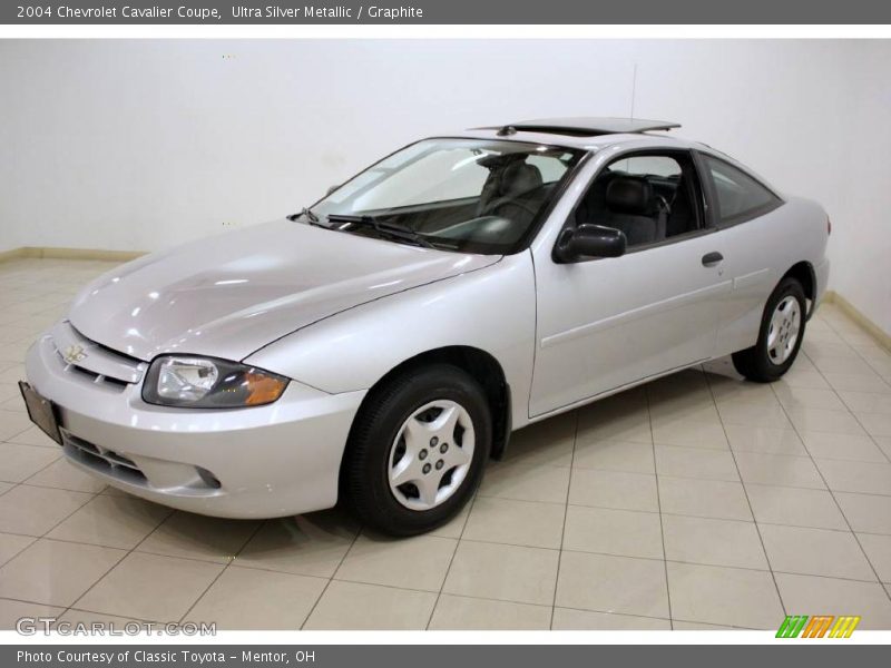 Ultra Silver Metallic / Graphite 2004 Chevrolet Cavalier Coupe