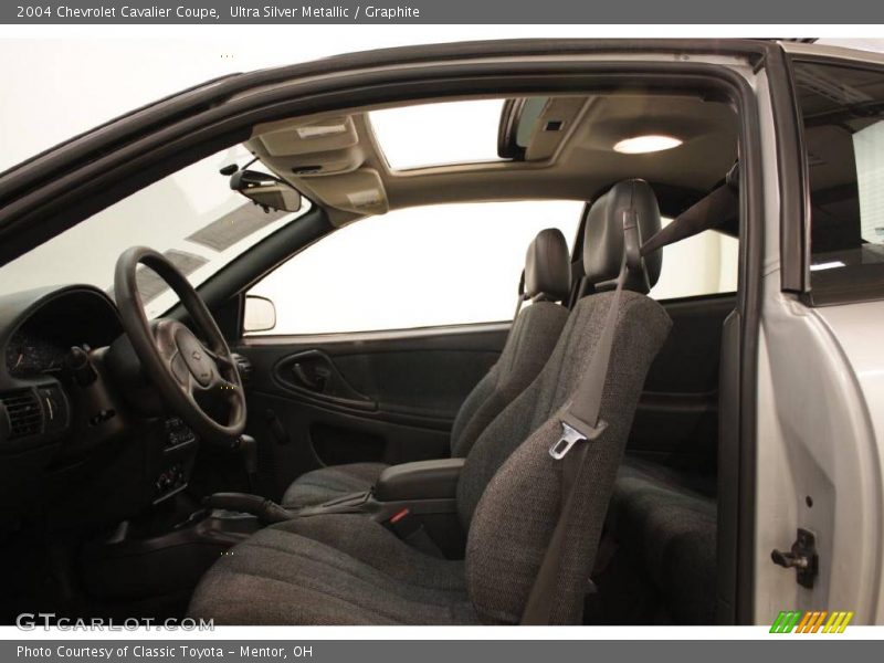 Ultra Silver Metallic / Graphite 2004 Chevrolet Cavalier Coupe