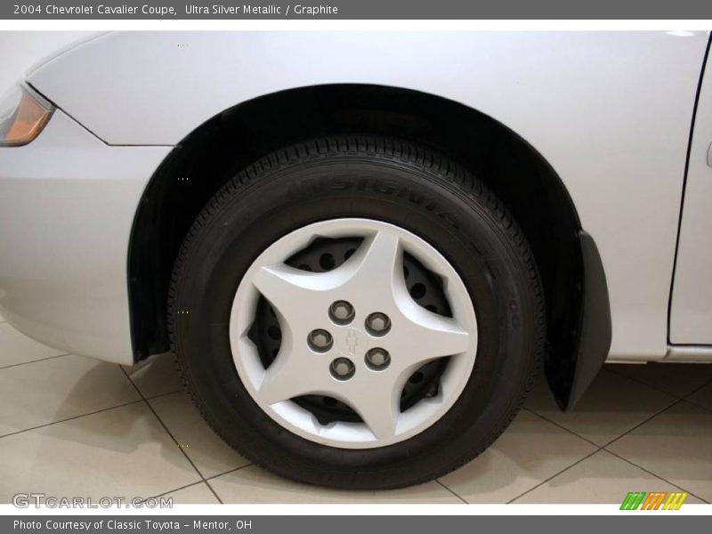 Ultra Silver Metallic / Graphite 2004 Chevrolet Cavalier Coupe