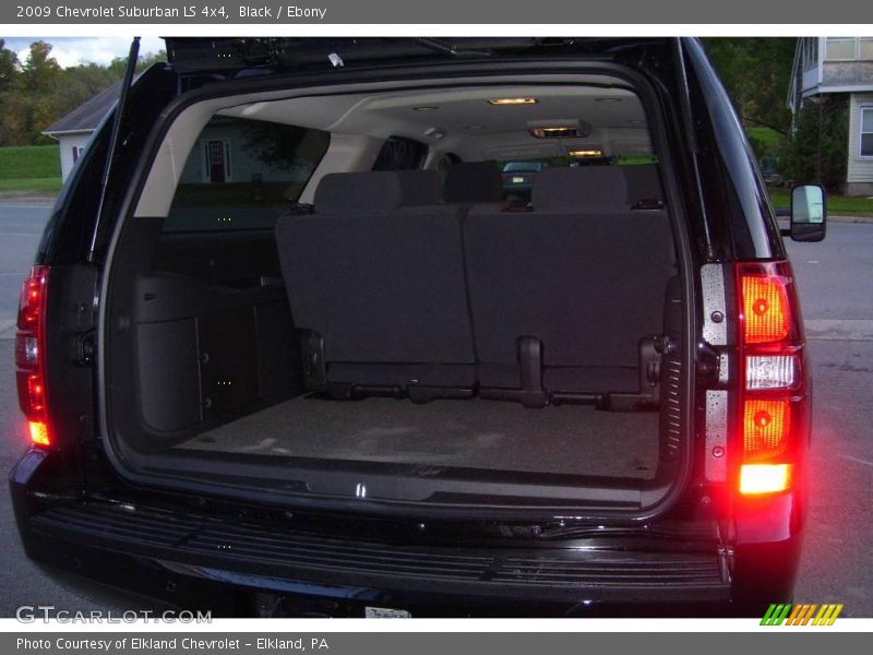 Black / Ebony 2009 Chevrolet Suburban LS 4x4