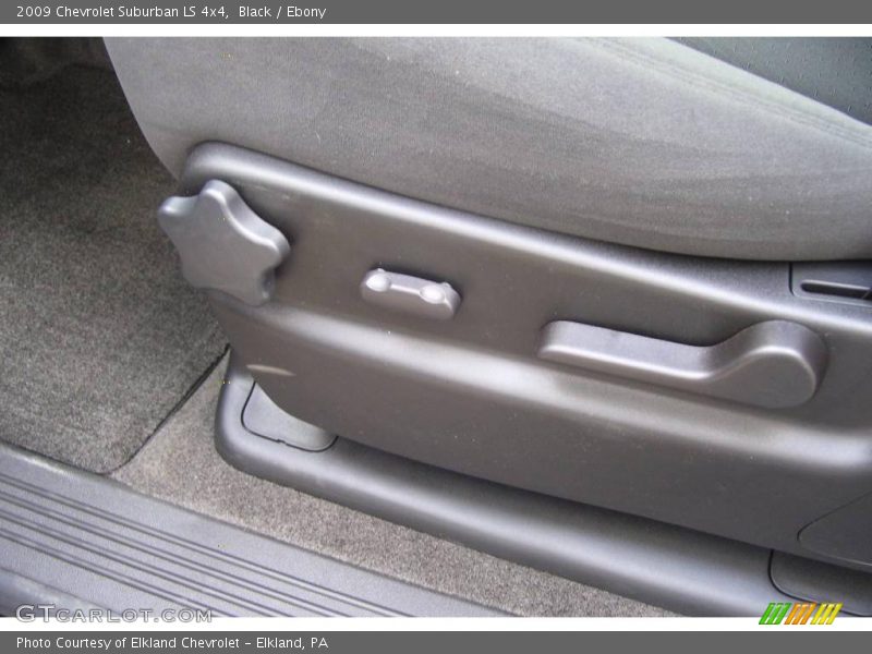 Black / Ebony 2009 Chevrolet Suburban LS 4x4