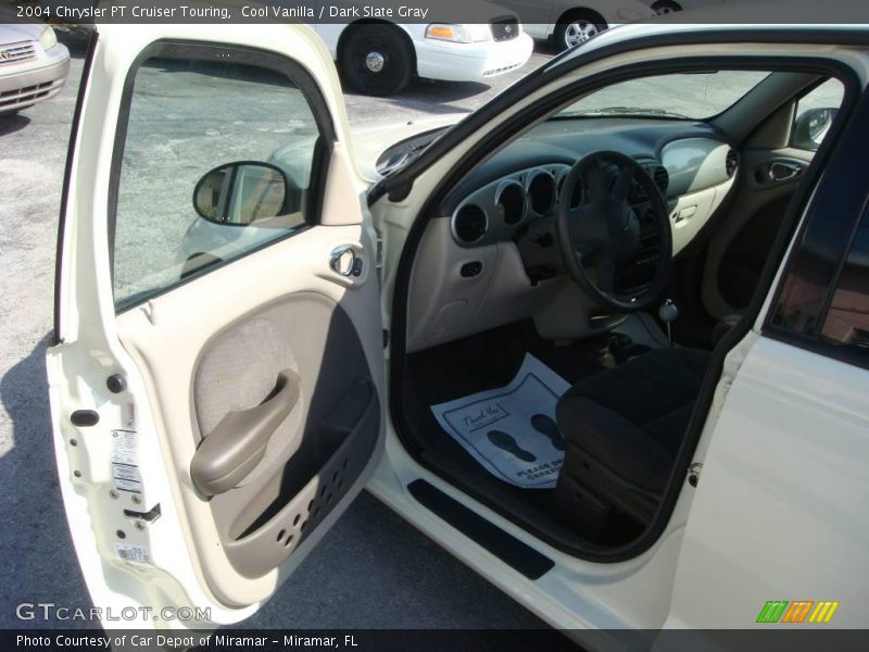 Cool Vanilla / Dark Slate Gray 2004 Chrysler PT Cruiser Touring
