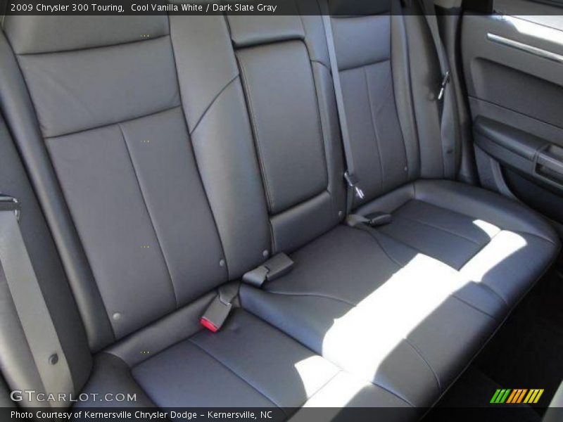 Cool Vanilla White / Dark Slate Gray 2009 Chrysler 300 Touring