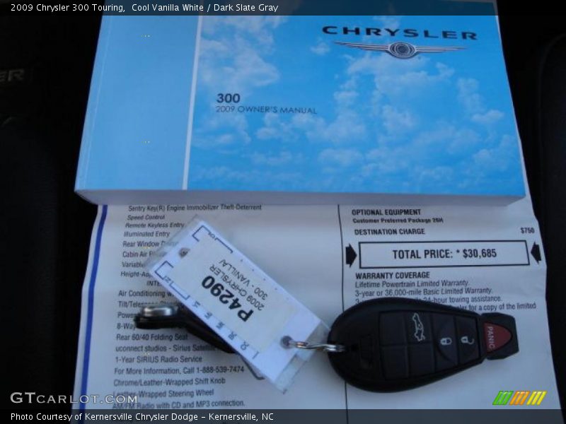 Cool Vanilla White / Dark Slate Gray 2009 Chrysler 300 Touring