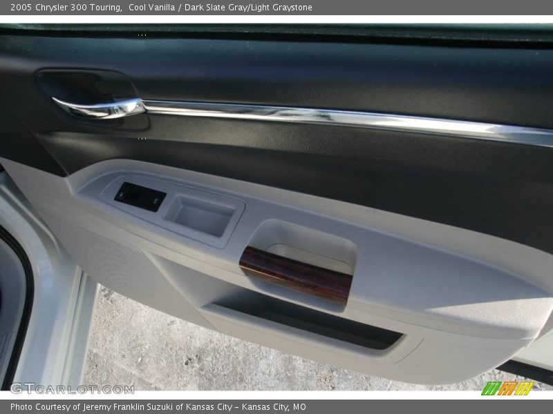 Cool Vanilla / Dark Slate Gray/Light Graystone 2005 Chrysler 300 Touring