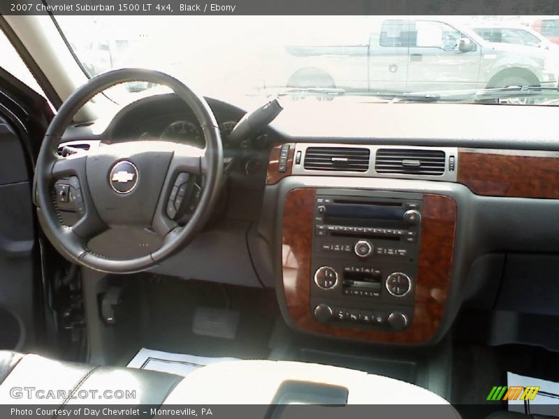 Black / Ebony 2007 Chevrolet Suburban 1500 LT 4x4