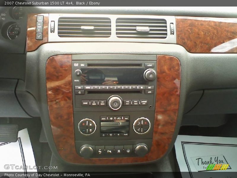 Black / Ebony 2007 Chevrolet Suburban 1500 LT 4x4