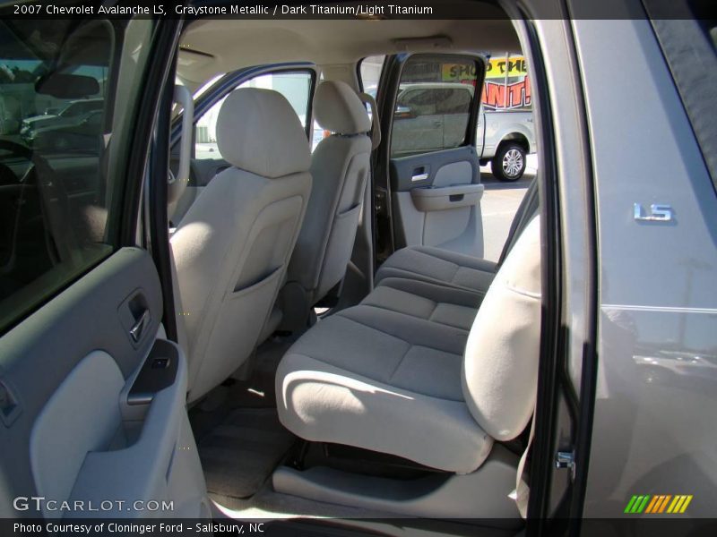 Graystone Metallic / Dark Titanium/Light Titanium 2007 Chevrolet Avalanche LS