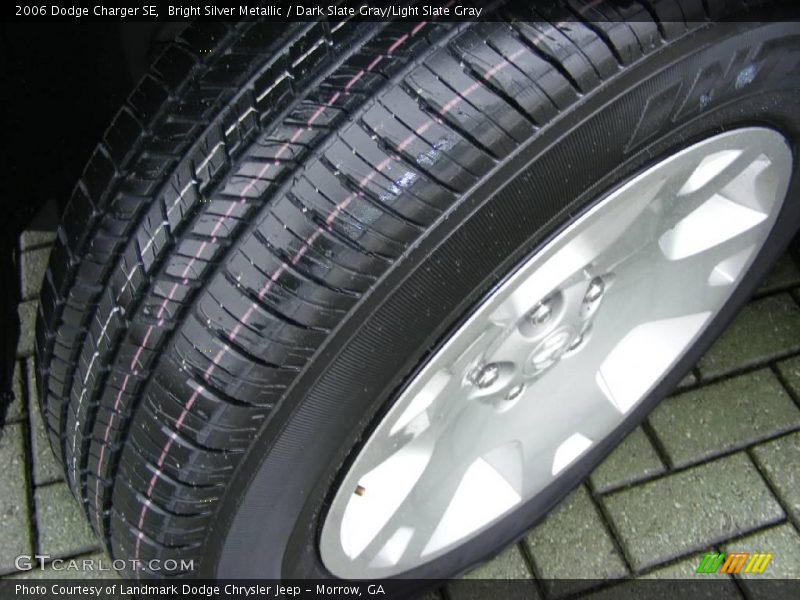 Bright Silver Metallic / Dark Slate Gray/Light Slate Gray 2006 Dodge Charger SE