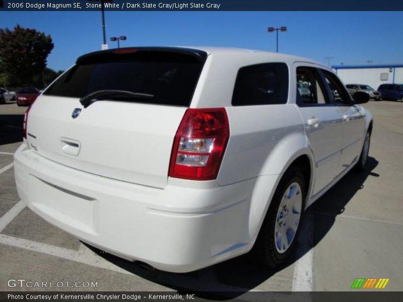 Stone White / Dark Slate Gray/Light Slate Gray 2006 Dodge Magnum SE