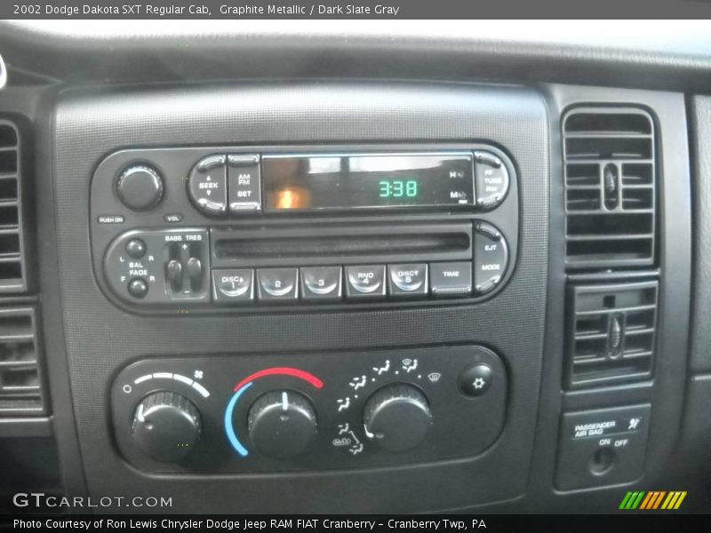 Controls of 2002 Dakota SXT Regular Cab