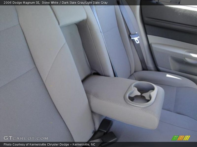 Stone White / Dark Slate Gray/Light Slate Gray 2006 Dodge Magnum SE