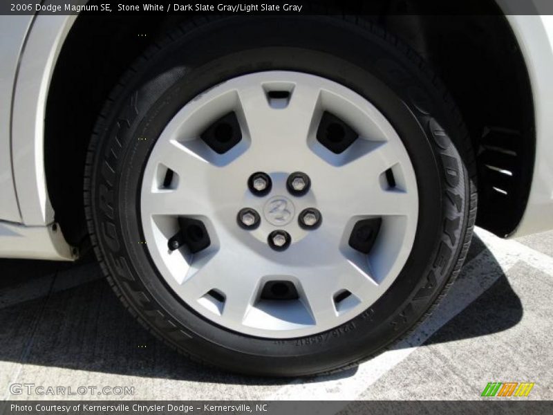 Stone White / Dark Slate Gray/Light Slate Gray 2006 Dodge Magnum SE