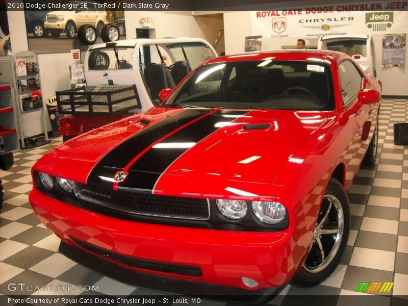 TorRed / Dark Slate Gray 2010 Dodge Challenger SE