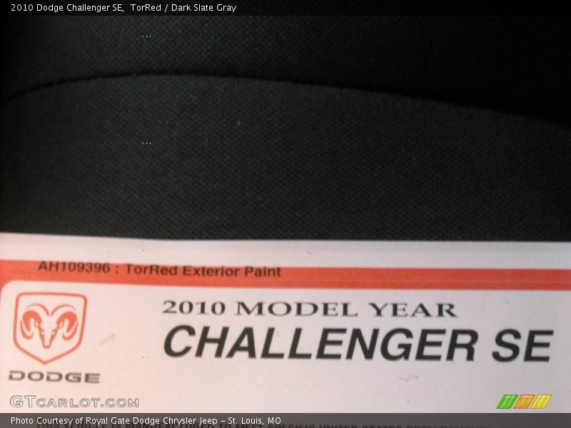 TorRed / Dark Slate Gray 2010 Dodge Challenger SE
