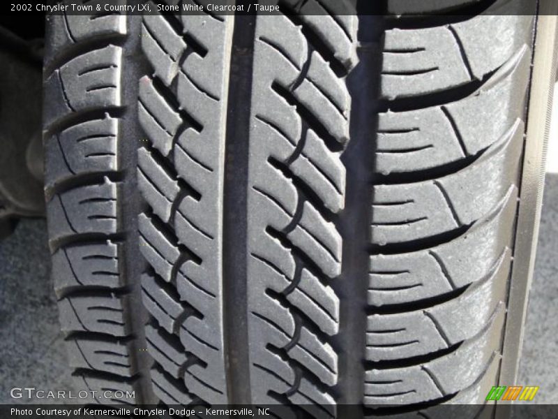Stone White Clearcoat / Taupe 2002 Chrysler Town & Country LXi