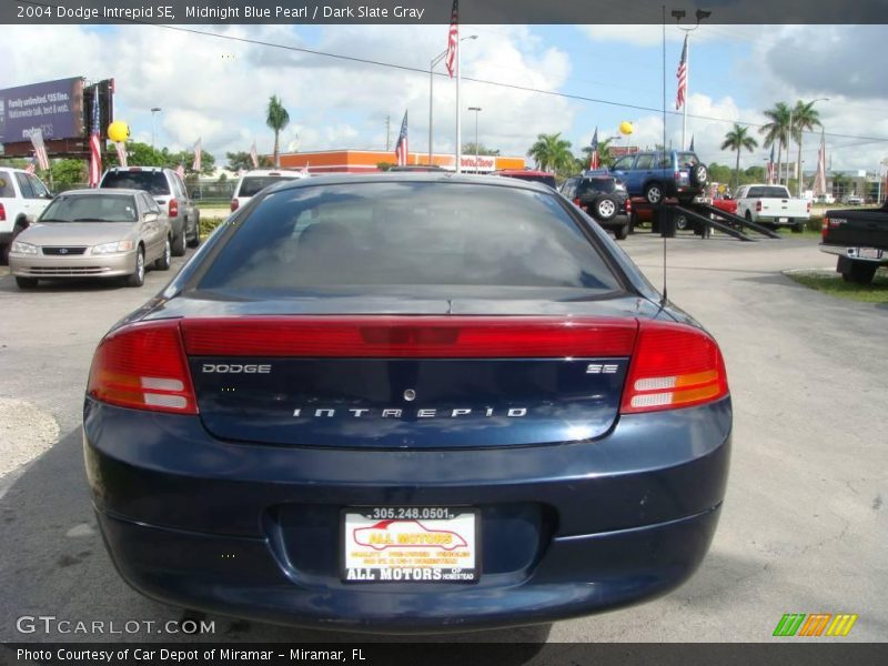 Midnight Blue Pearl / Dark Slate Gray 2004 Dodge Intrepid SE