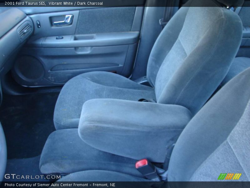 Vibrant White / Dark Charcoal 2001 Ford Taurus SES