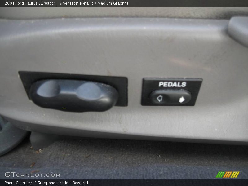 Silver Frost Metallic / Medium Graphite 2001 Ford Taurus SE Wagon