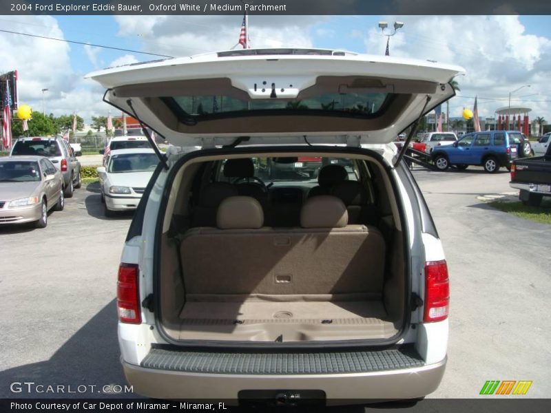 Oxford White / Medium Parchment 2004 Ford Explorer Eddie Bauer