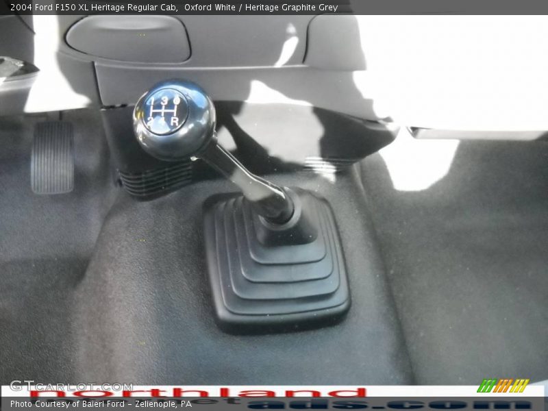 Oxford White / Heritage Graphite Grey 2004 Ford F150 XL Heritage Regular Cab