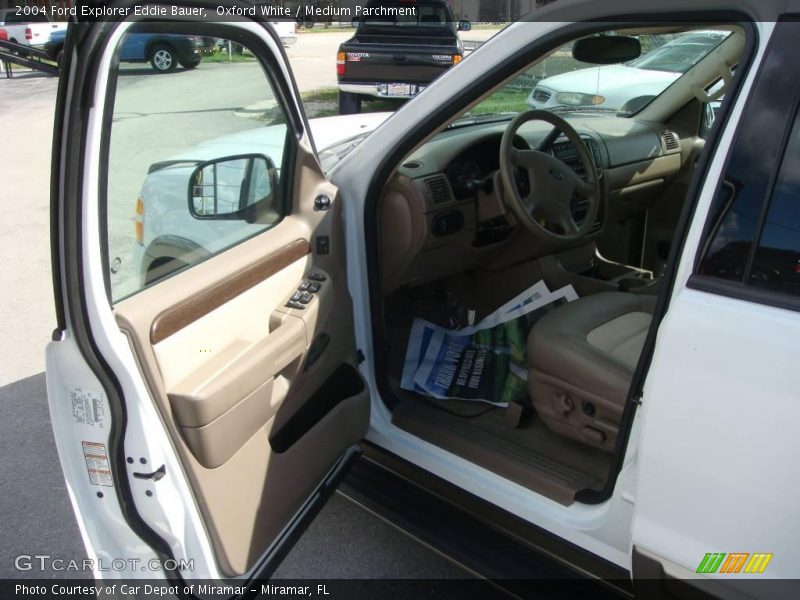 Oxford White / Medium Parchment 2004 Ford Explorer Eddie Bauer