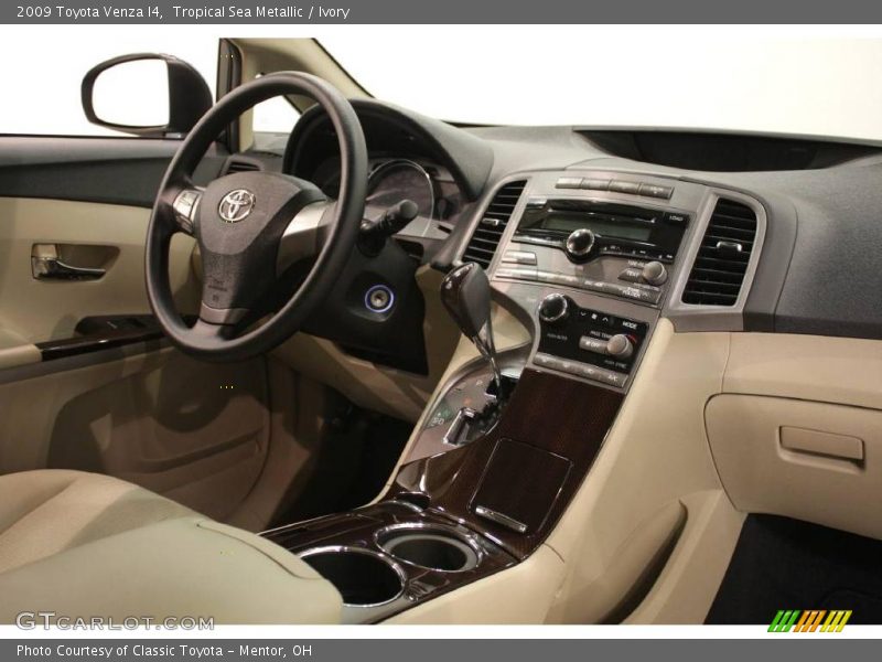 Tropical Sea Metallic / Ivory 2009 Toyota Venza I4