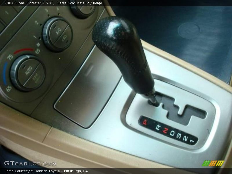 Sierra Gold Metallic / Beige 2004 Subaru Forester 2.5 XS