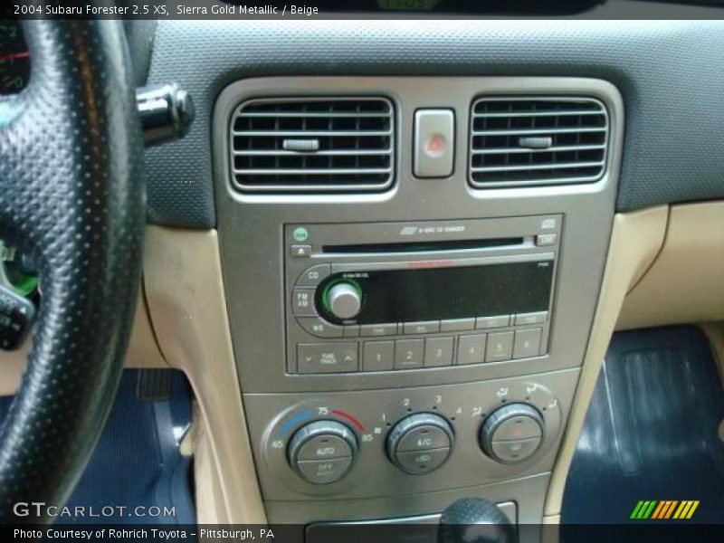 Sierra Gold Metallic / Beige 2004 Subaru Forester 2.5 XS