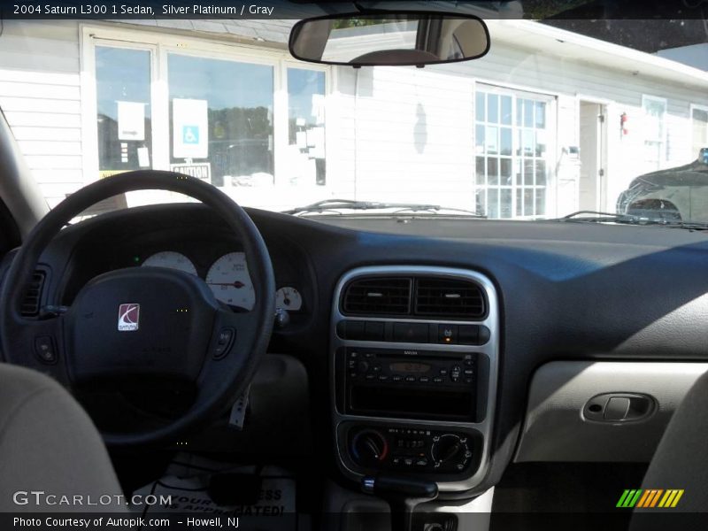 Silver Platinum / Gray 2004 Saturn L300 1 Sedan