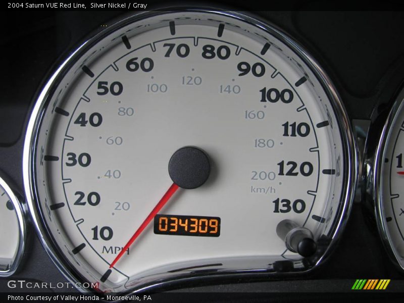 Silver Nickel / Gray 2004 Saturn VUE Red Line