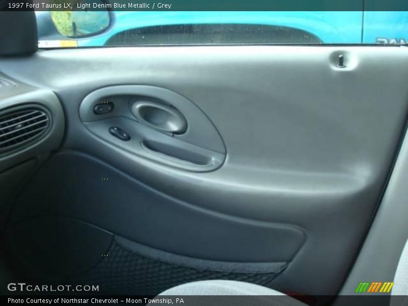 Light Denim Blue Metallic / Grey 1997 Ford Taurus LX