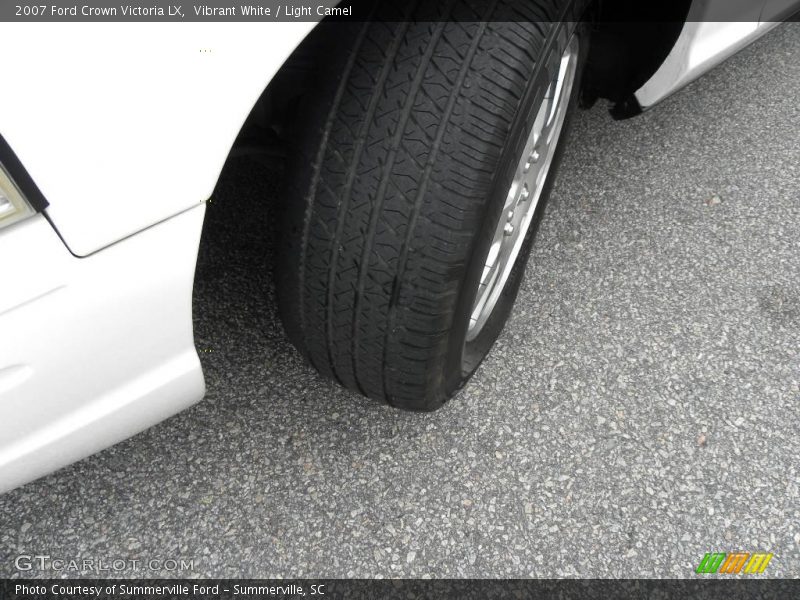 Vibrant White / Light Camel 2007 Ford Crown Victoria LX