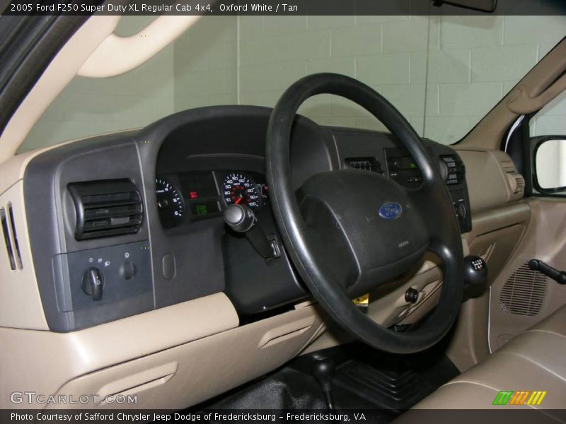 Oxford White / Tan 2005 Ford F250 Super Duty XL Regular Cab 4x4