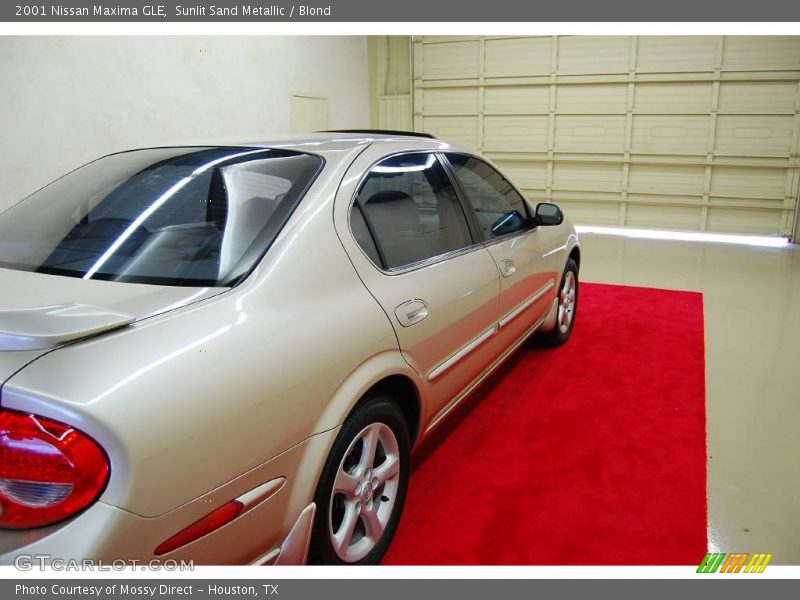 Sunlit Sand Metallic / Blond 2001 Nissan Maxima GLE