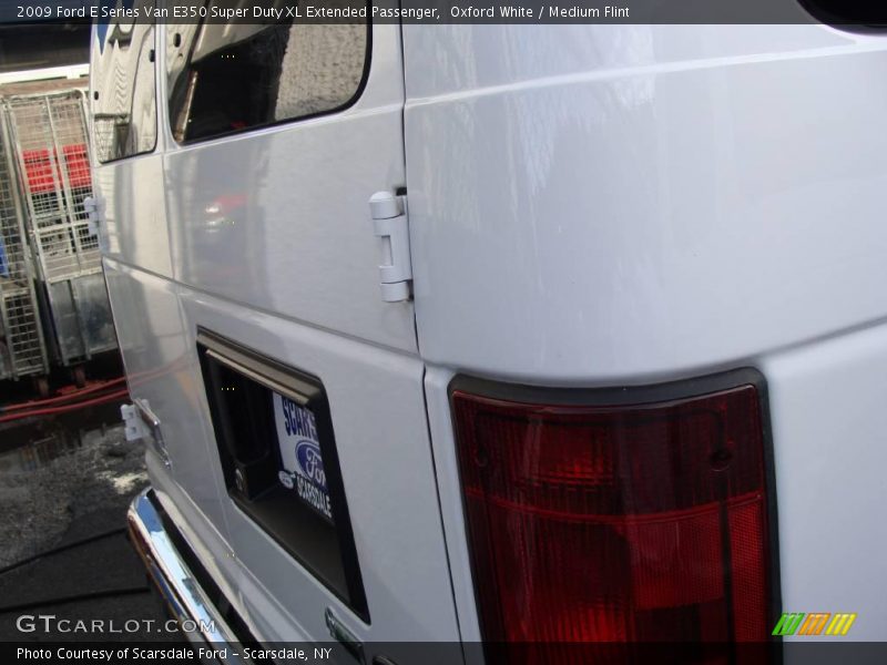 Oxford White / Medium Flint 2009 Ford E Series Van E350 Super Duty XL Extended Passenger