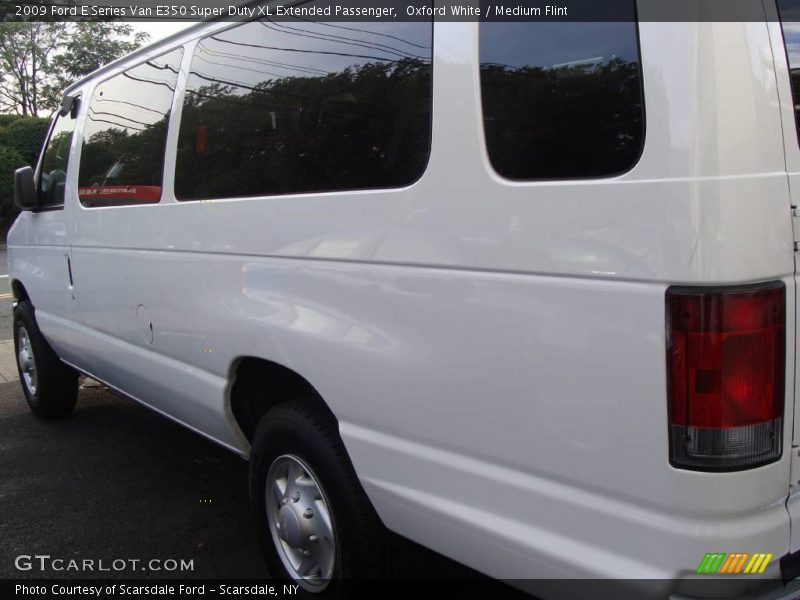 Oxford White / Medium Flint 2009 Ford E Series Van E350 Super Duty XL Extended Passenger
