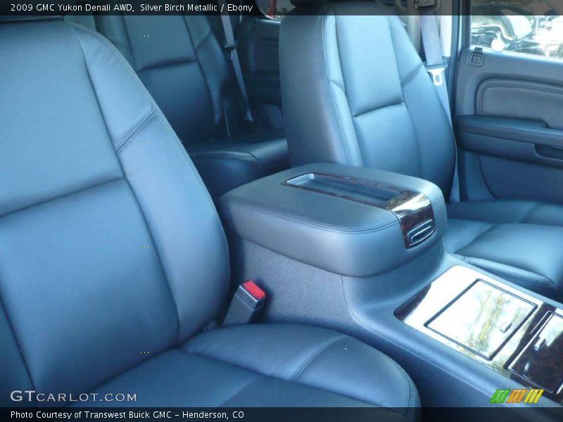 Silver Birch Metallic / Ebony 2009 GMC Yukon Denali AWD