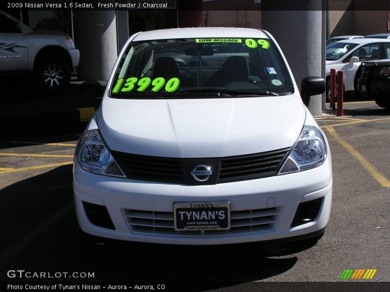 Fresh Powder / Charcoal 2009 Nissan Versa 1.6 Sedan