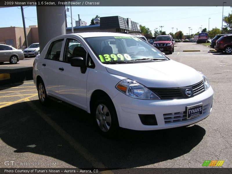 Fresh Powder / Charcoal 2009 Nissan Versa 1.6 Sedan