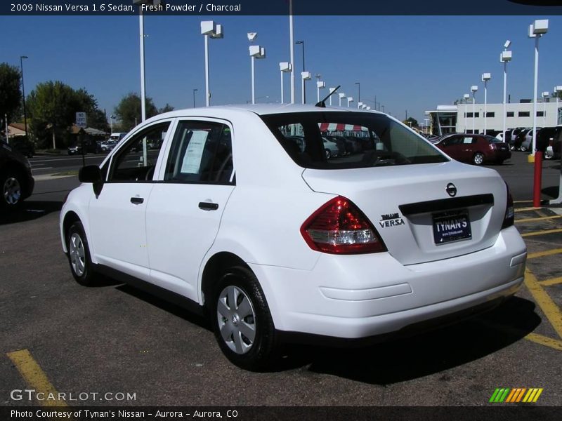 Fresh Powder / Charcoal 2009 Nissan Versa 1.6 Sedan