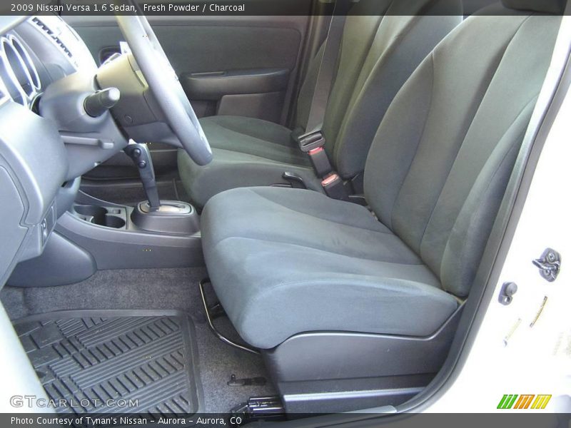 Fresh Powder / Charcoal 2009 Nissan Versa 1.6 Sedan