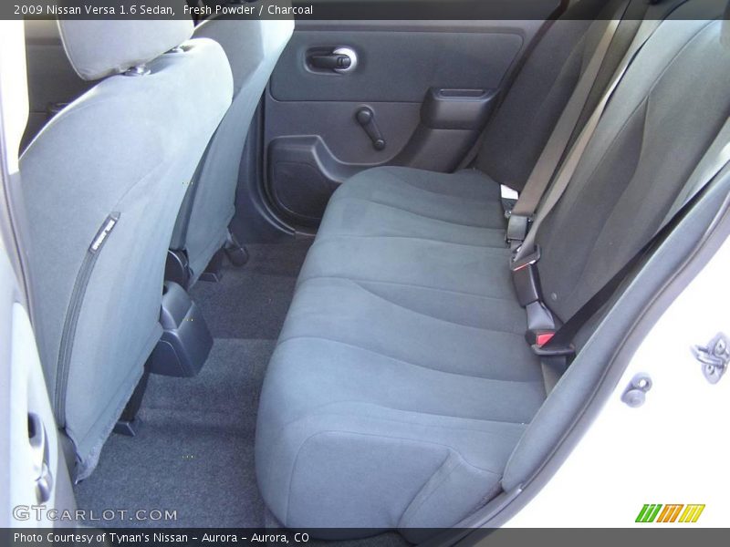 Fresh Powder / Charcoal 2009 Nissan Versa 1.6 Sedan