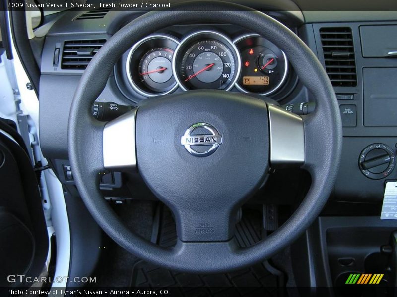 Fresh Powder / Charcoal 2009 Nissan Versa 1.6 Sedan
