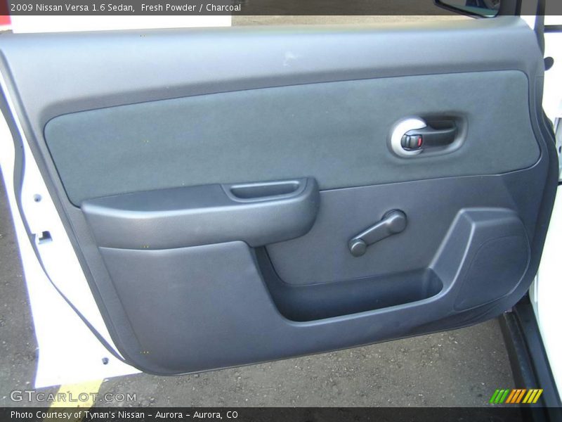 Fresh Powder / Charcoal 2009 Nissan Versa 1.6 Sedan