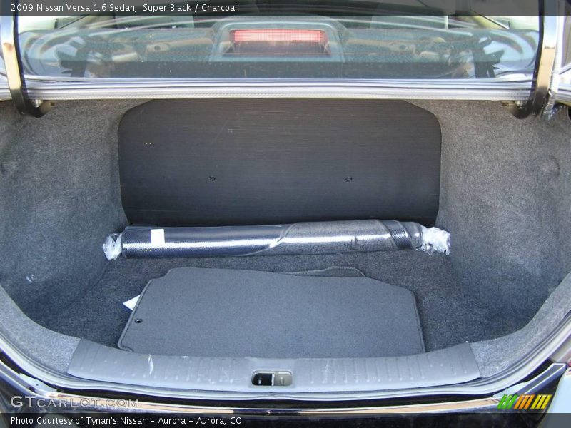 Super Black / Charcoal 2009 Nissan Versa 1.6 Sedan