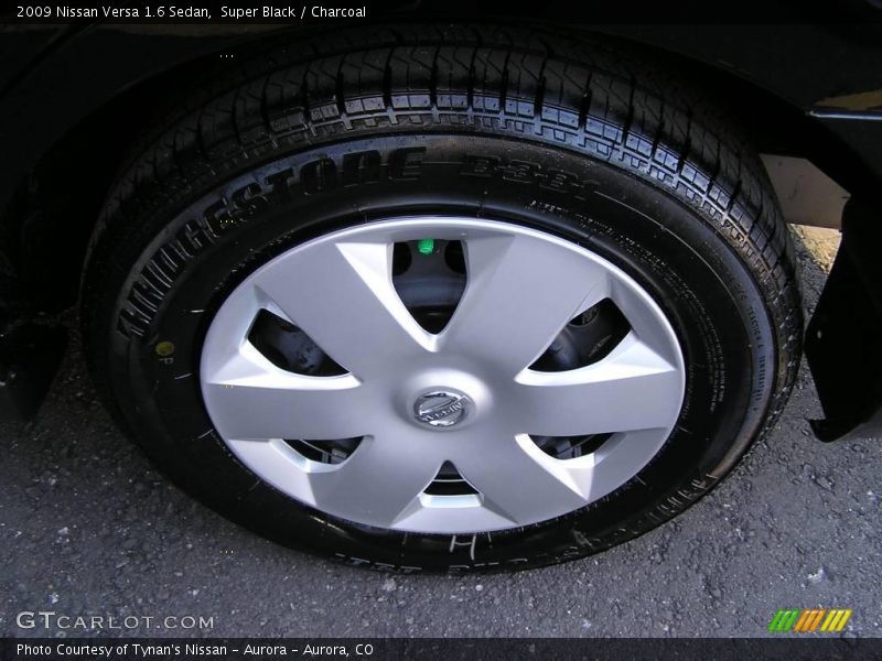 Super Black / Charcoal 2009 Nissan Versa 1.6 Sedan