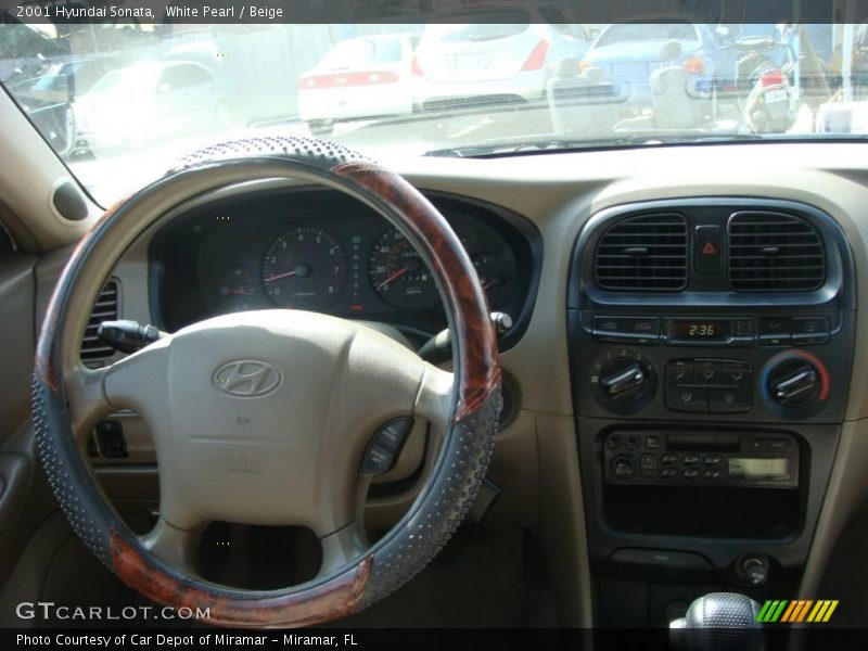 White Pearl / Beige 2001 Hyundai Sonata